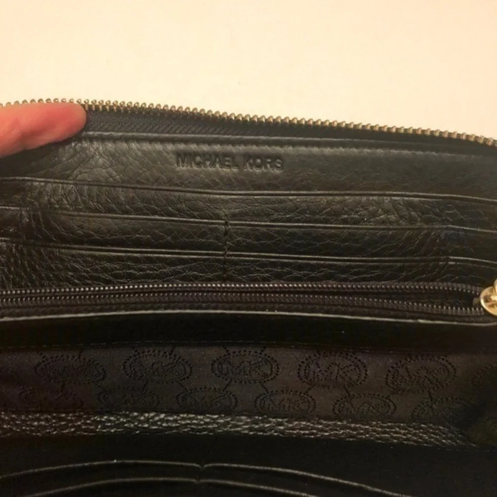 Michael kors black leather gold tone wallet